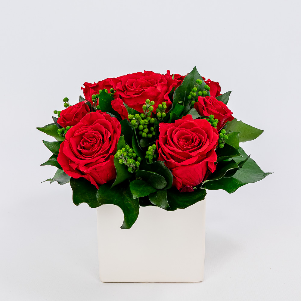 Raudonos stabilizuotos rožės su žaluma pristatymas Lietuvoje